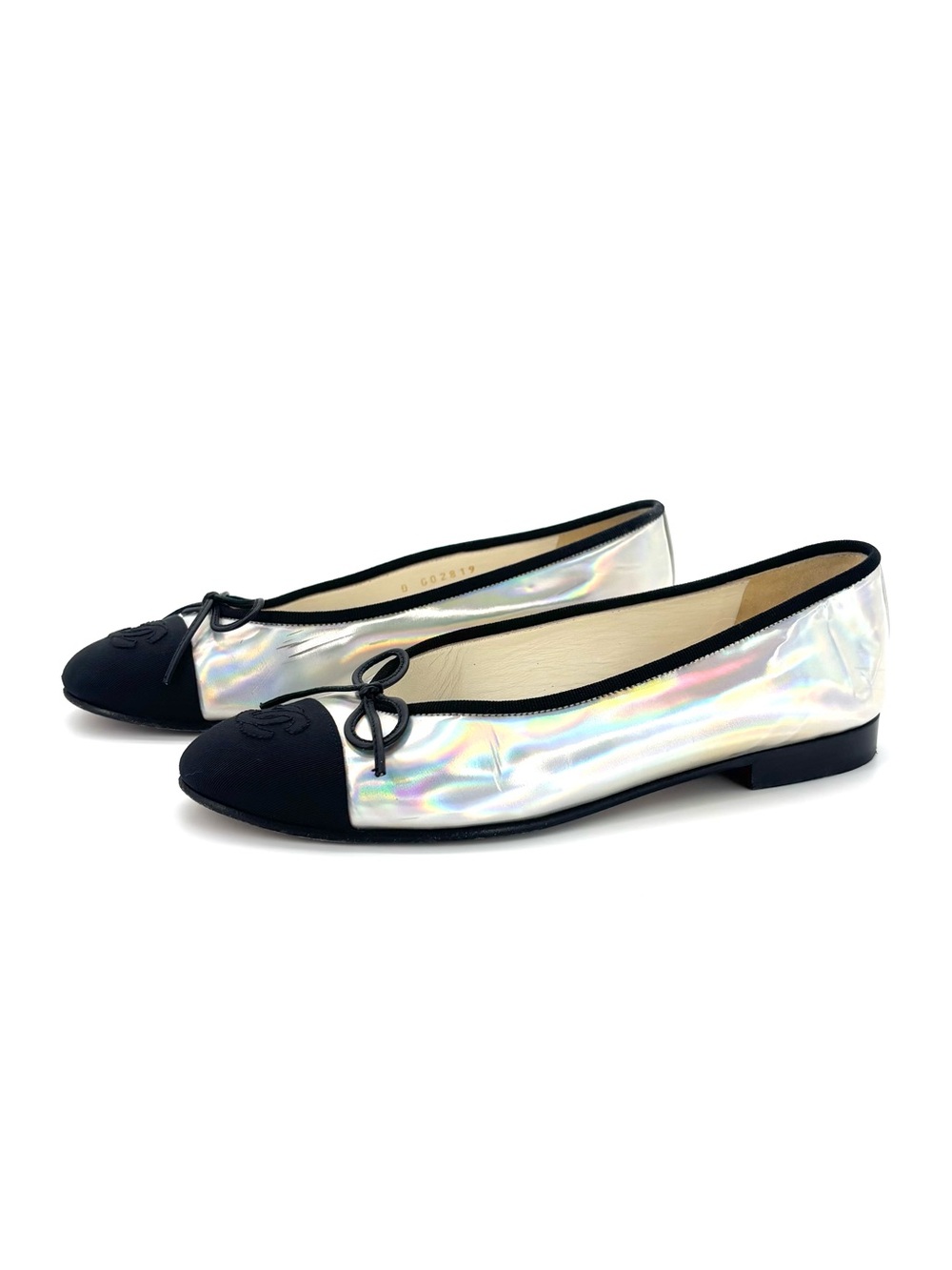 Chanel CC Logo Iridescent Patent Cap Toe Ballerina
Flats 36